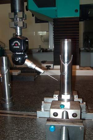 Musterprüfung auf der CNC-Messmaschine